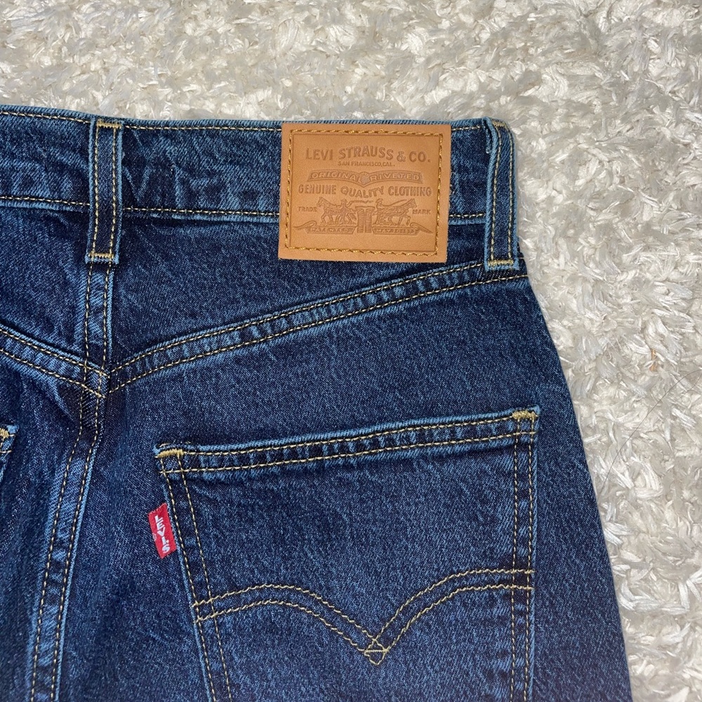 Levi’s 70s High Flare 26 (NWOT)